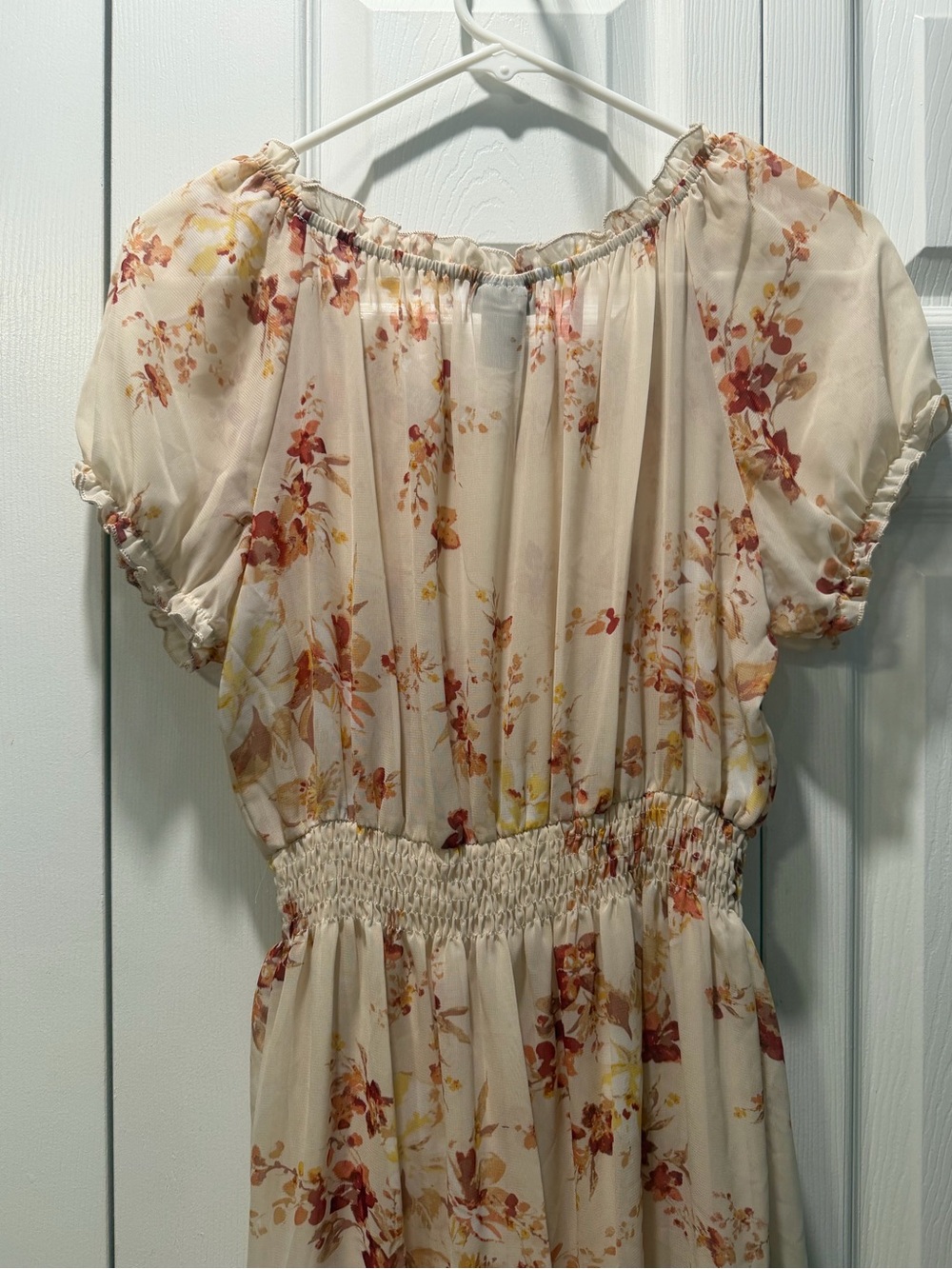 Kate and Lily -Smocked Cream Floral Maxi Dress with Puff Sleeves - Picture 6 of 7